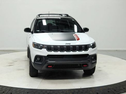 Used 2024 Jeep Compass Trailhawk AWD/4WD image 3