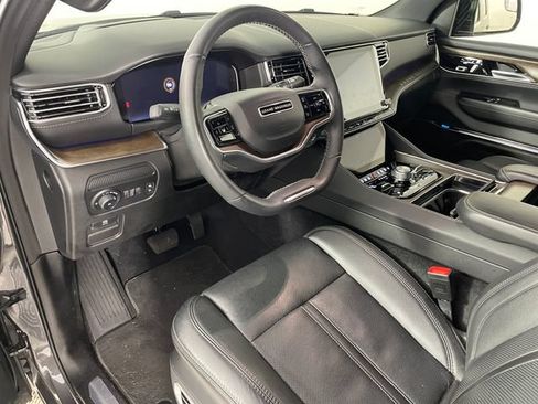 Certified 2023 Jeep Grand Wagoneer L 4WD w/ Flexible Seating Group image 3
