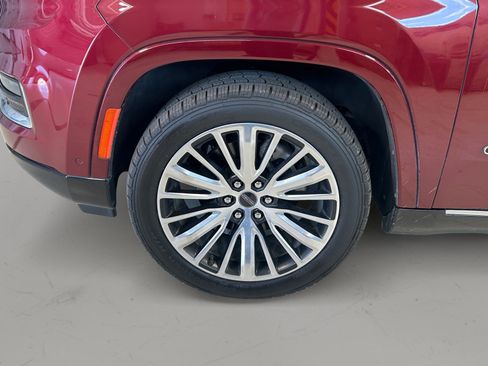 Used 2022 Jeep Grand Wagoneer Series III AWD/4WD image 6
