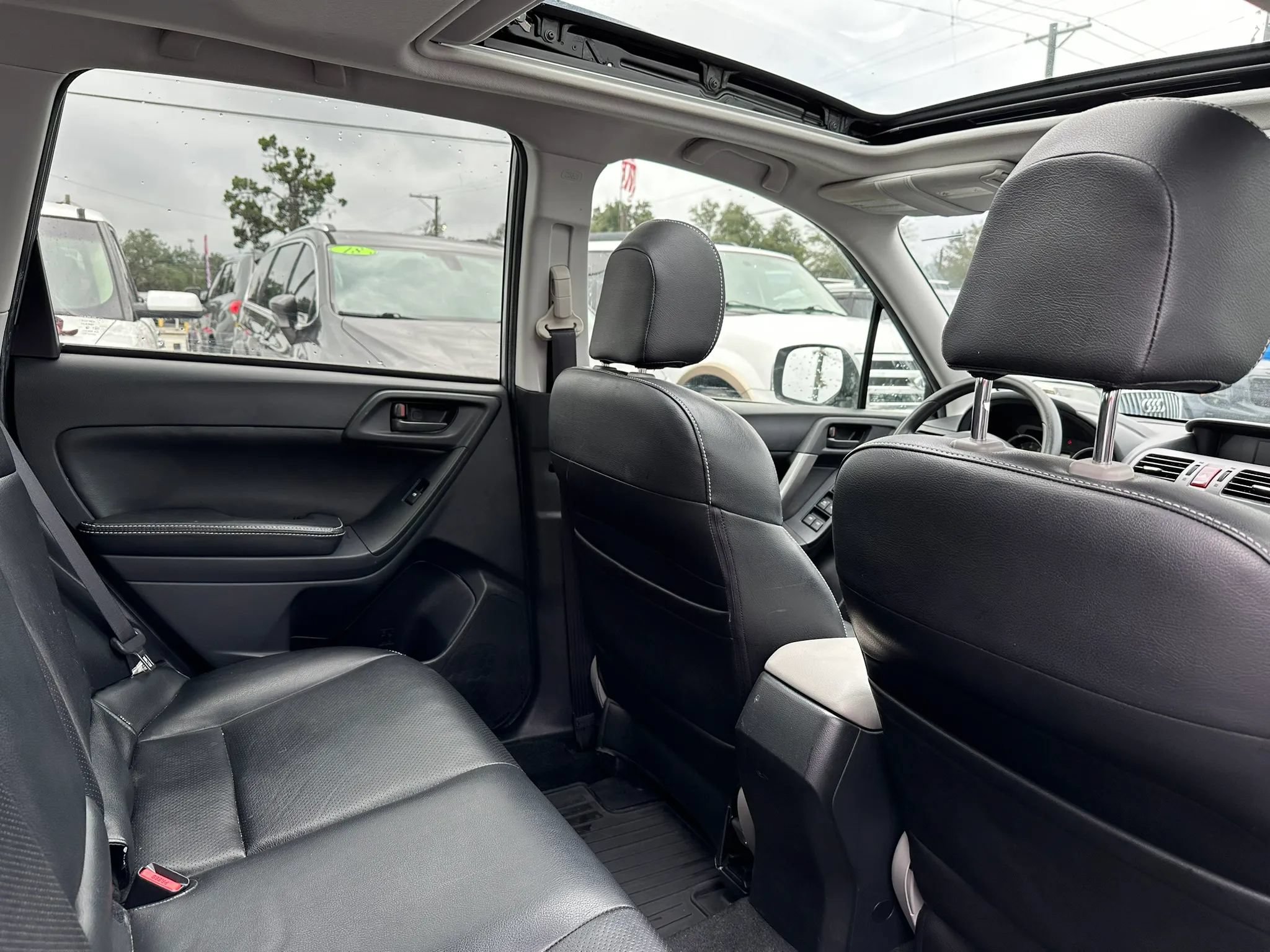 Used 2015 Subaru Forester 2.5i Premium w/ All-Weather Package AWD/4WD image 15