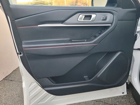 Certified 2025 Ford Explorer ST image 16