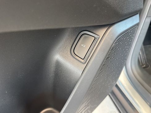 New 2026 Chevrolet Equinox ACTIV w/ Convenience Package III image 18