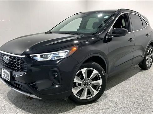 Used 2025 Ford Escape Platinum AWD/4WD image 3