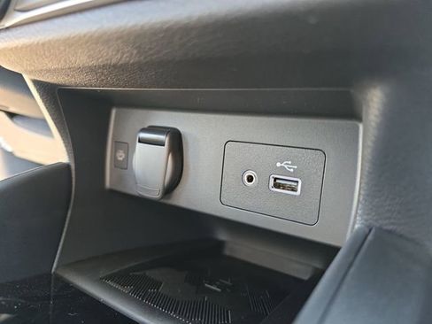 New 2025 Nissan Versa SV w/ Trunk Package image 30