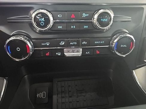 Used 2025 Ford F150 XLT w/ Equipment Group 302A MID image 25