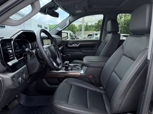 Used 2025 Chevrolet Silverado 1500 LT Trail Boss w/ Convenience Package II AWD/4WD image 20