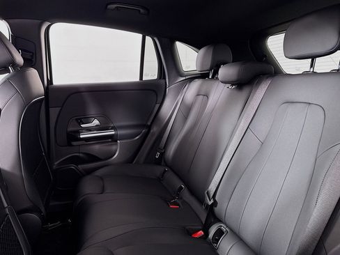 Certified 2026 Mercedes-Benz GLA 250 image 8