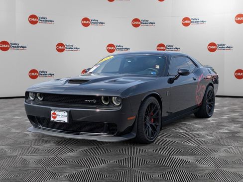 Used 2015 Dodge Challenger SRT Hellcat RWD image 1
