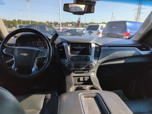 Used 2018 Chevrolet Suburban LT AWD/4WD image 13