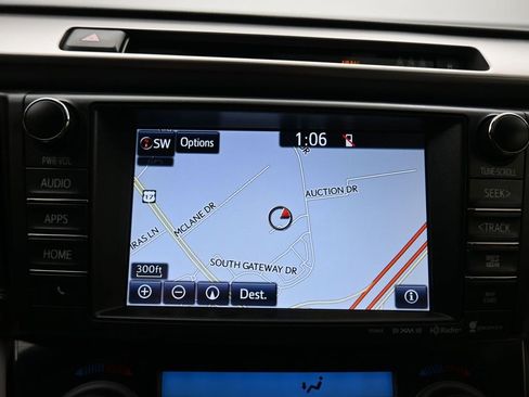 Used 2018 Toyota RAV4 Limited image 19