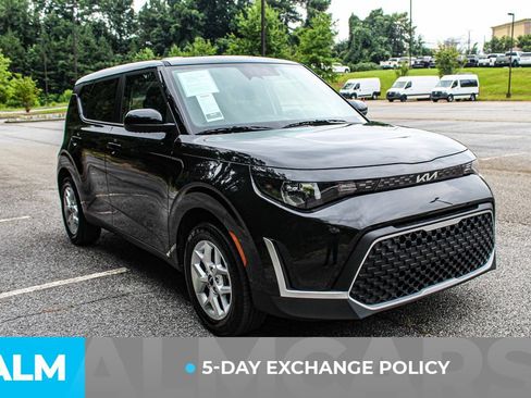 Used 2025 Kia Soul LX w/ LX Technology Package FWD image 4