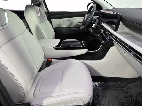 Used 2025 Hyundai Tucson Limited image 16