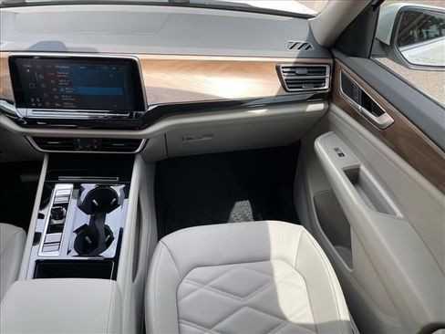 Certified 2026 Volkswagen Atlas SE w/ Panoramic Sunroof Package FWD image 10