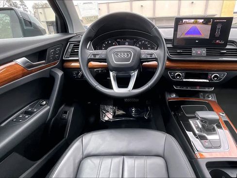 Used 2023 Audi Q5 2.0T Premium w/ Convenience Package image 8