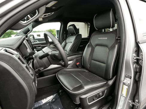 Used 2025 RAM 1500 Laramie w/ Sport Appearance Package AWD/4WD image 29