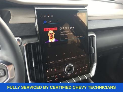 Used 2025 GMC Acadia Elevation FWD image 31