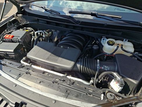 Used 2023 GMC Yukon SLE w/ Gmc Pro Safety Plus Package AWD/4WD image 31