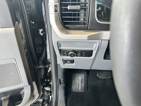 Used 2023 Ford F150 XLT image 14