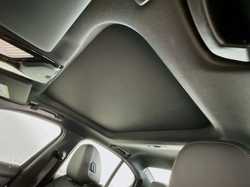 New 2026 BMW 330i xDrive Sedan w/ M Sport Package image 23