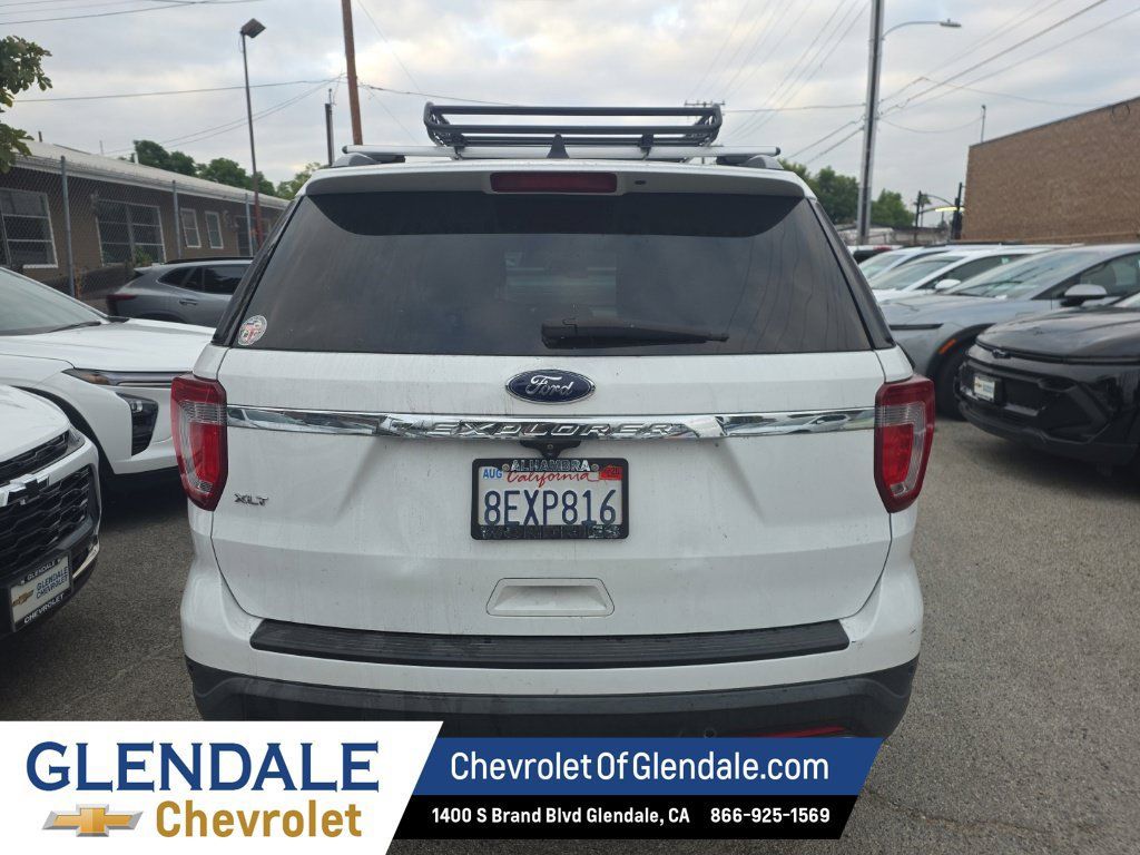 Used 2018 Ford Explorer XLT FWD image 5