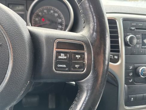 Used 2012 Jeep Grand Cherokee Laredo w/ Laredo E Group image 20