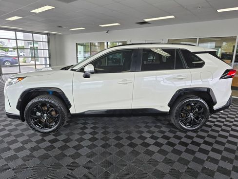 Used 2022 Toyota RAV4 SE w/ Convenience Package AWD/4WD image 6