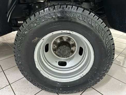 Used 2023 Ford F350 XLT image 19