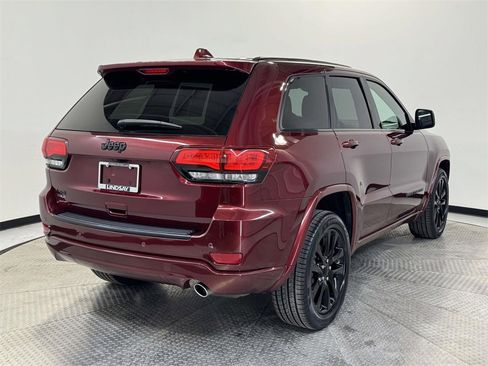 Used 2018 Jeep Grand Cherokee Altitude image 7