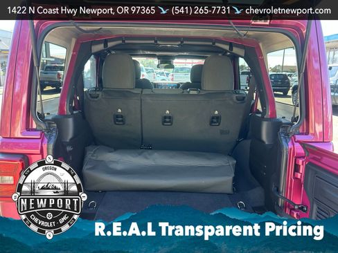 Used 2024 Jeep Wrangler Unlimited Sahara AWD/4WD image 38