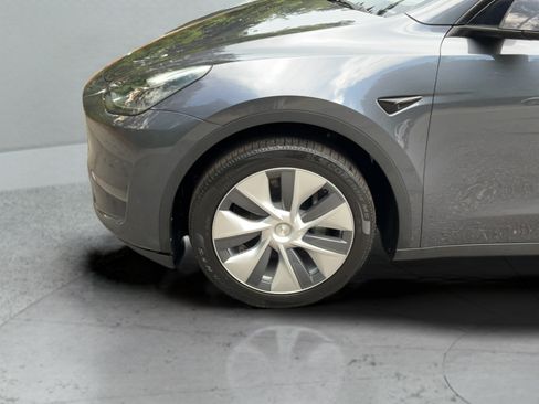 Used 2023 Tesla Model Y AWD image 23