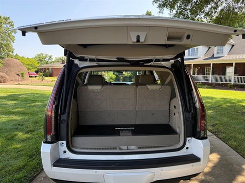 Used 2016 Cadillac Escalade Premium AWD/4WD image 68