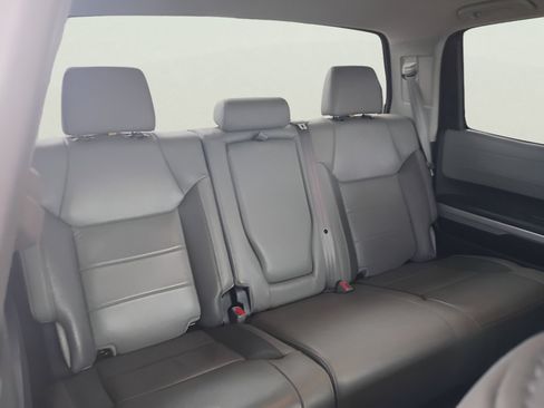 Used 2019 Toyota Tundra Limited w/ Limited Premium Package AWD/4WD image 10