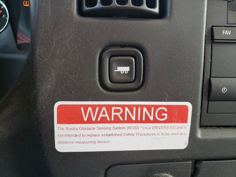 Used 2017 Chevrolet Express 3500 RWD image 22