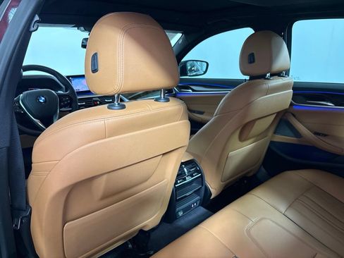 Used 2020 BMW 530i w/ Premium Package RWD image 29