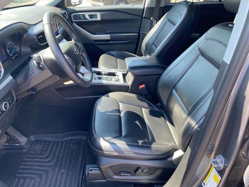 Used 2023 Ford Explorer XLT w/ Equipment Group 202A AWD/4WD image 9
