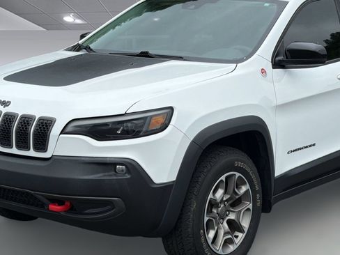 Used 2022 Jeep Cherokee Trailhawk w/ Sun, Sound & Nav Group AWD/4WD image 24