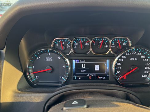 Used 2018 Chevrolet Suburban LT AWD/4WD image 8