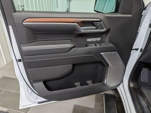 Used 2024 GMC Sierra 1500 Denali w/ Denali Reserve Package AWD/4WD image 14