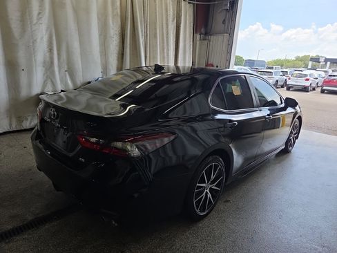 Used 2023 Toyota Camry SE FWD image 4