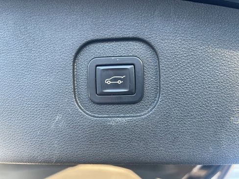 Used 2016 Chevrolet Equinox LT w/ Convenience Package image 12