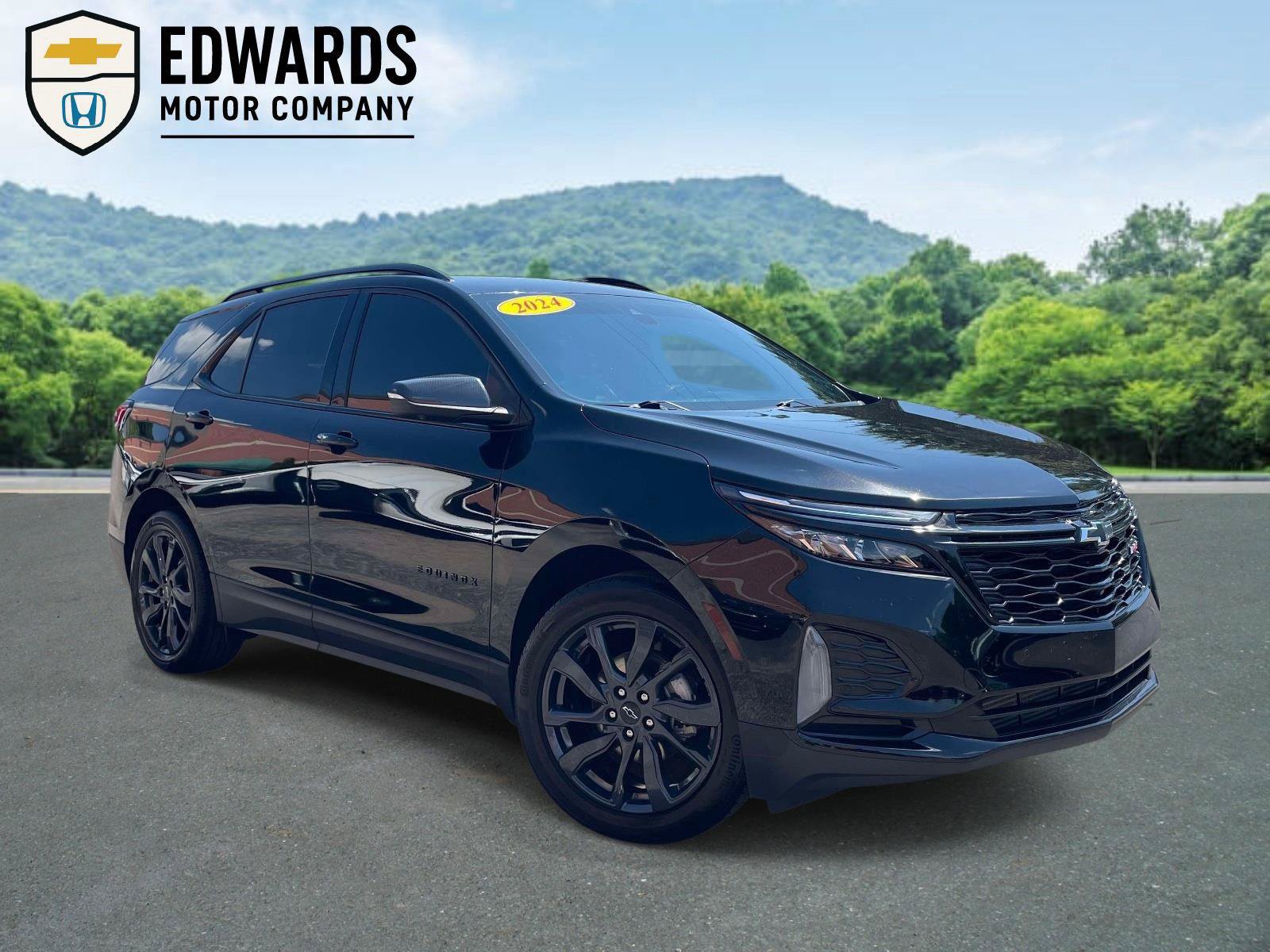 Used 2024 Chevrolet Equinox RS FWD image 1