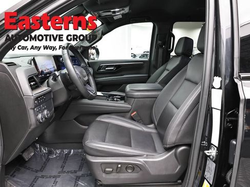 Used 2025 Chevrolet Suburban Z71 AWD/4WD image 14