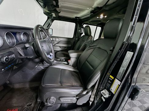 Used 2022 Jeep Wrangler Sahara w/ Cold Weather Group image 13