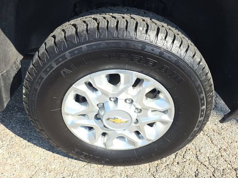 Used 2024 Chevrolet Silverado 3500 LT AWD/4WD image 11