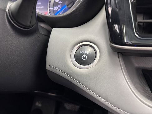 Certified 2024 Toyota Highlander XLE image 25