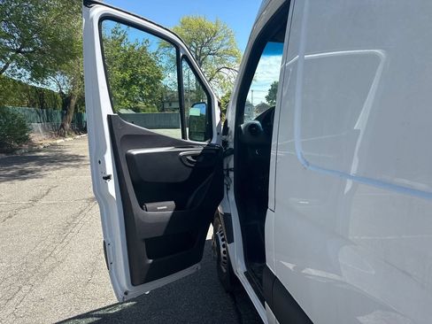 Used 2024 Mercedes-Benz Sprinter 3500 image 13