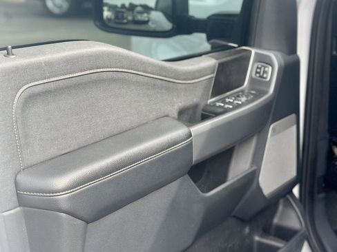 Used 2023 Ford F250 Lariat w/ Sport Appearance Package image 14