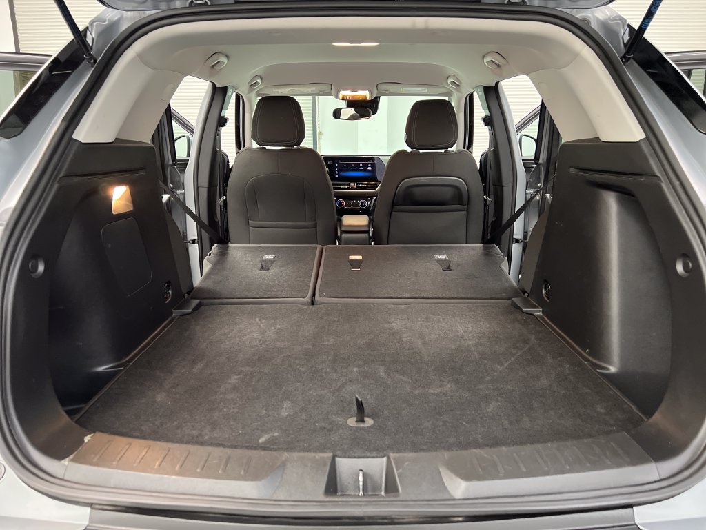 Used 2025 Chevrolet TrailBlazer LT AWD/4WD image 36