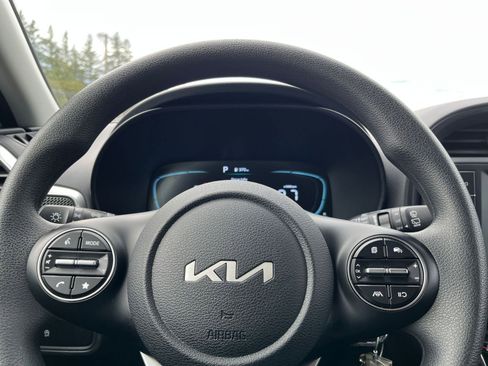 Used 2025 Kia Soul LX w/ LX Technology Package image 25