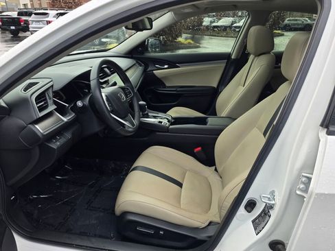 Used 2018 Honda Civic Touring image 3